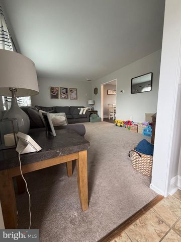 715 SWARTHMORE AVE, Folsom, PA 19033