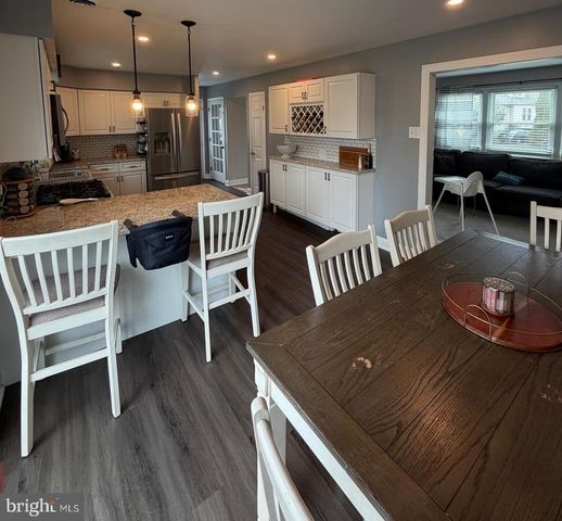 715 SWARTHMORE AVE, Folsom, PA 19033
