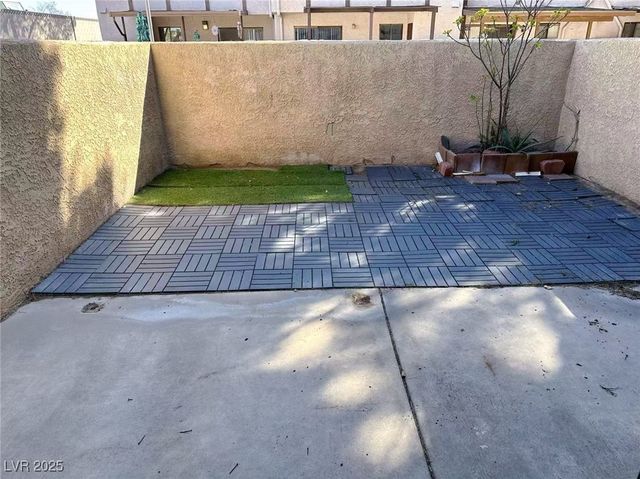 5241 Janfred Court 18, Las Vegas, NV 89103