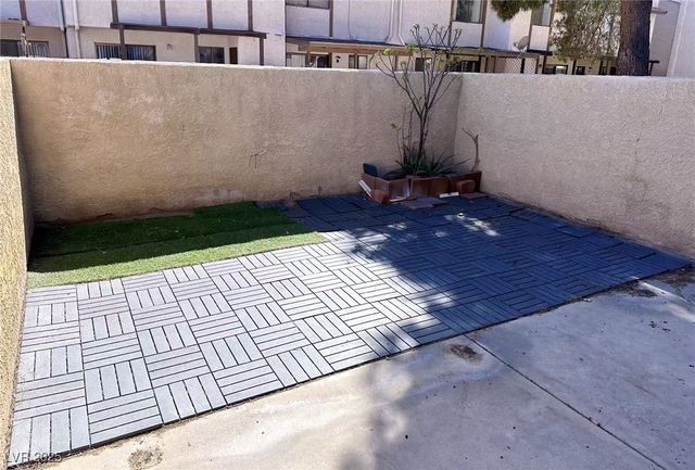 5241 Janfred Court 18, Las Vegas, NV 89103