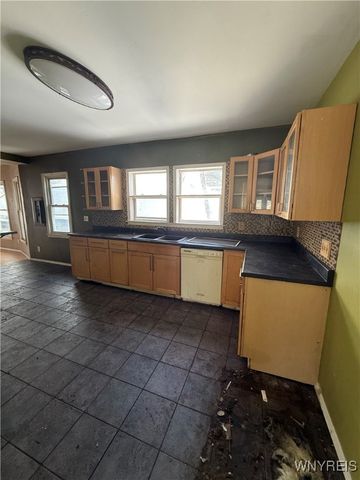 95 Sheffield Avenue, Buffalo, NY 14220