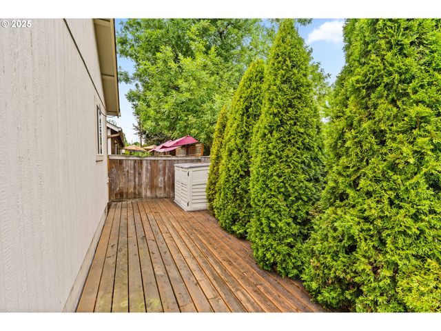 3031 HUMMINGBIRD Ln, Eugene, OR 97405