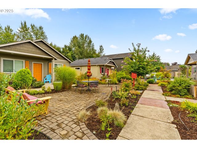 3031 HUMMINGBIRD Ln, Eugene, OR 97405