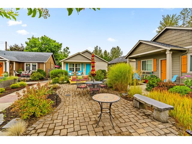 3031 HUMMINGBIRD Ln, Eugene, OR 97405