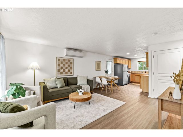 3031 HUMMINGBIRD Ln, Eugene, OR 97405