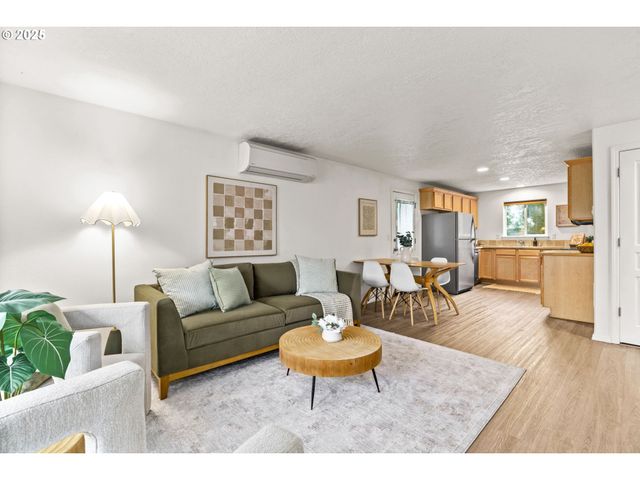 3031 HUMMINGBIRD Ln, Eugene, OR 97405