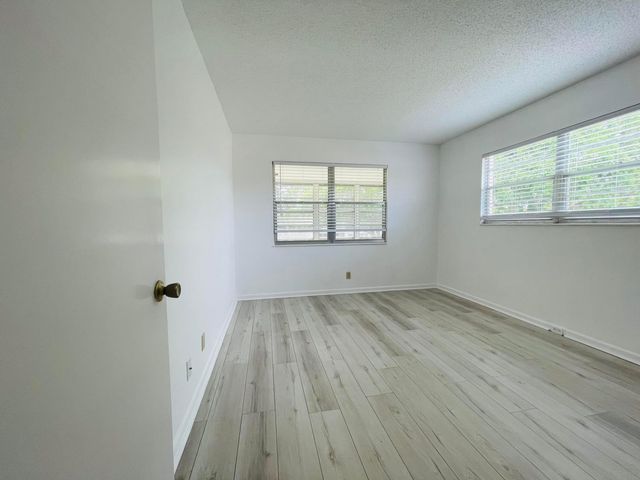 333 Farnham P, Deerfield Beach, FL 33442