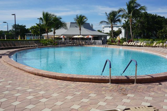 333 Farnham P, Deerfield Beach, FL 33442