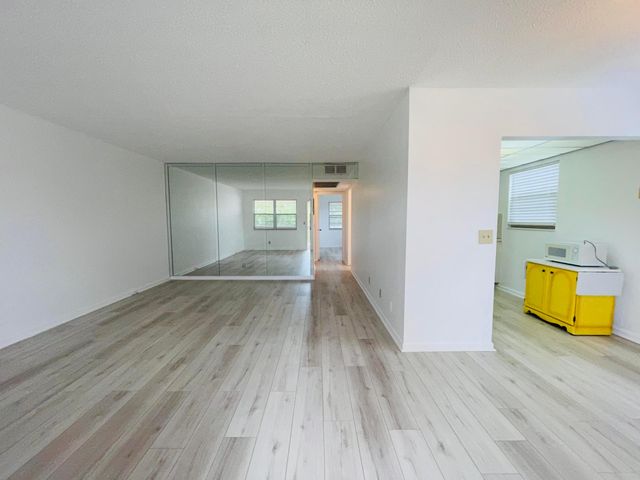 333 Farnham P, Deerfield Beach, FL 33442