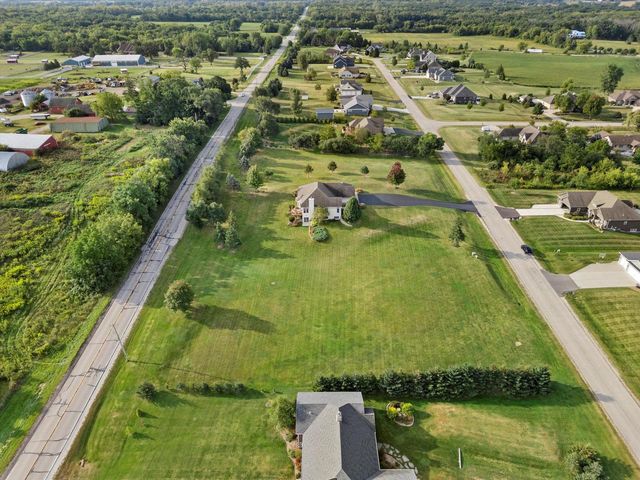 6601 FOXTAIL LANE, Burlington, WI 53105