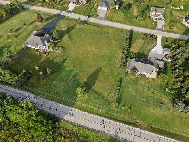 6601 FOXTAIL LANE, Burlington, WI 53105