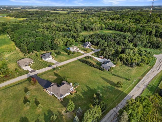 6601 FOXTAIL LANE, Burlington, WI 53105