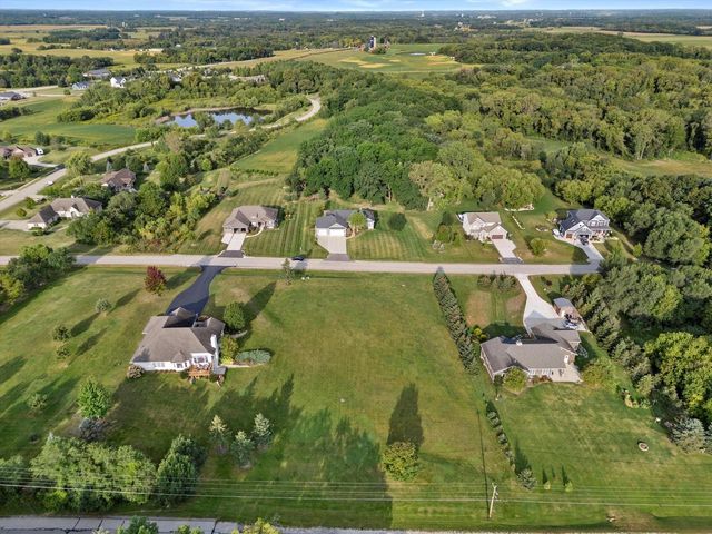 6601 FOXTAIL LANE, Burlington, WI 53105