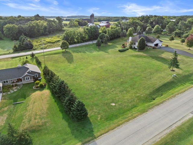 6601 FOXTAIL LANE, Burlington, WI 53105