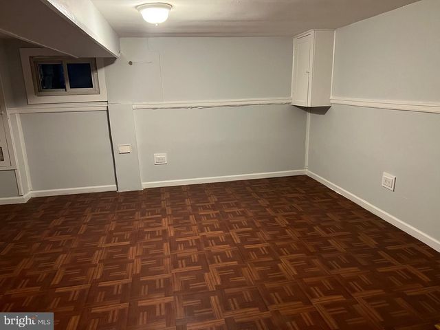 4025 CLAY PL NE, Washington, DC 20019