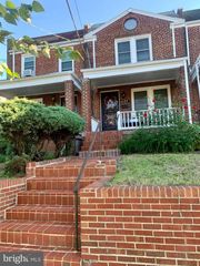 4025 CLAY PL NE, Washington, DC 20019