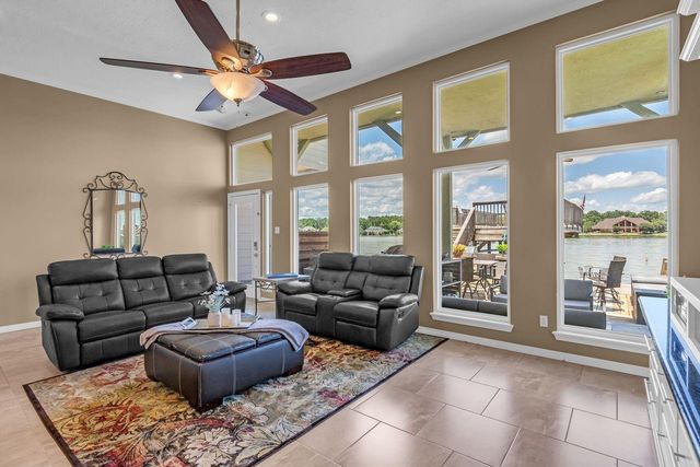1234 Lake View Drive, Montgomery, TX 77356