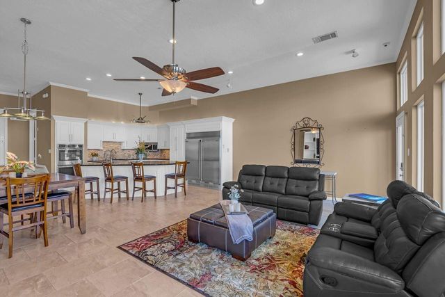 1234 Lake View Drive, Montgomery, TX 77356