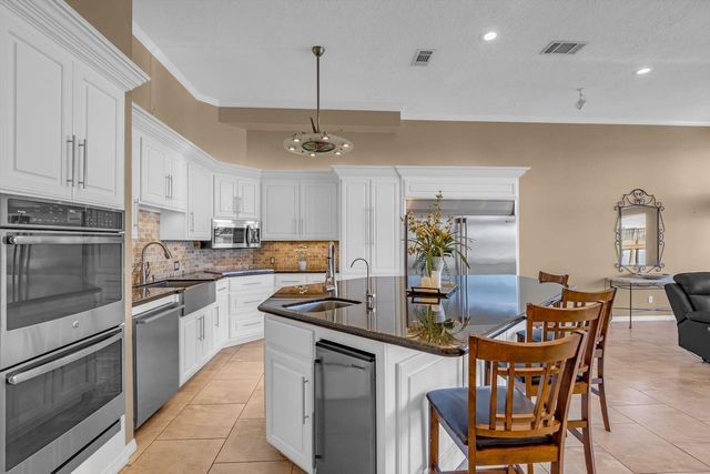 1234 Lake View Drive, Montgomery, TX 77356
