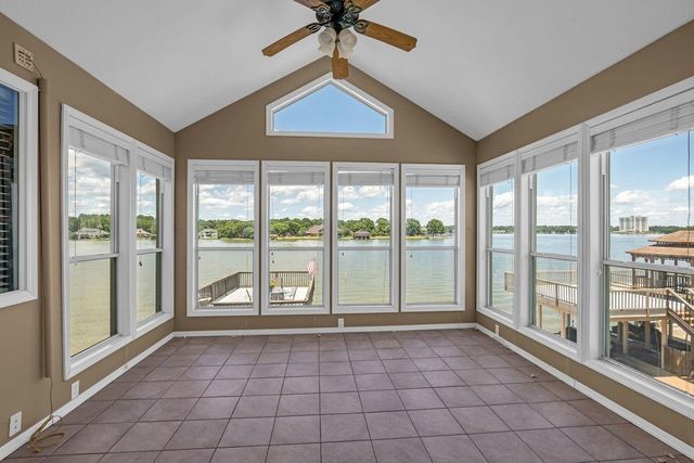 1234 Lake View Drive, Montgomery, TX 77356