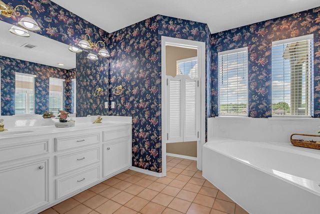1234 Lake View Drive, Montgomery, TX 77356