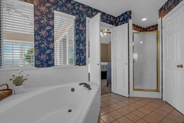 1234 Lake View Drive, Montgomery, TX 77356