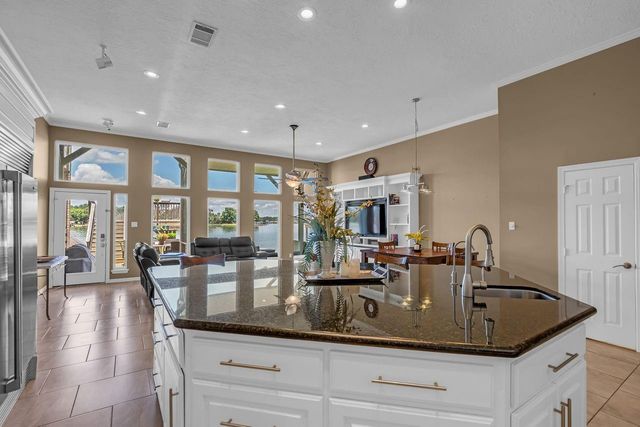 1234 Lake View Drive, Montgomery, TX 77356