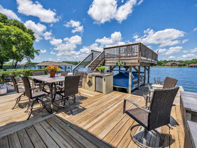 1234 Lake View Drive, Montgomery, TX 77356