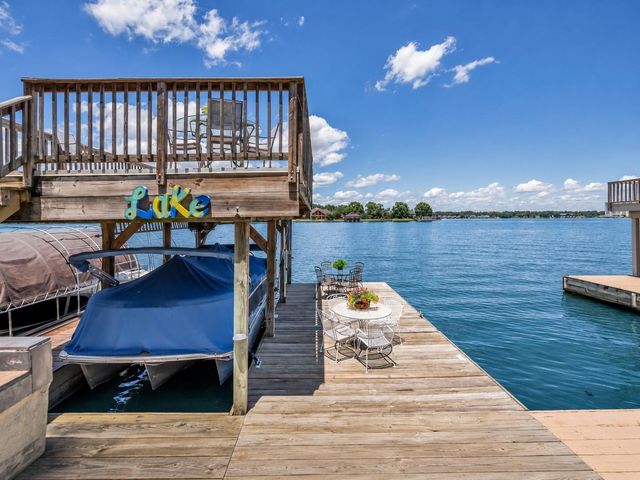 1234 Lake View Drive, Montgomery, TX 77356