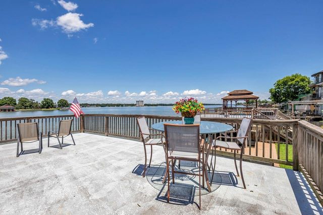 1234 Lake View Drive, Montgomery, TX 77356
