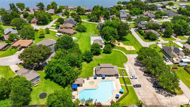 1234 Lake View Drive, Montgomery, TX 77356