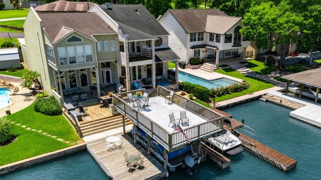 1234 Lake View Drive, Montgomery, TX 77356