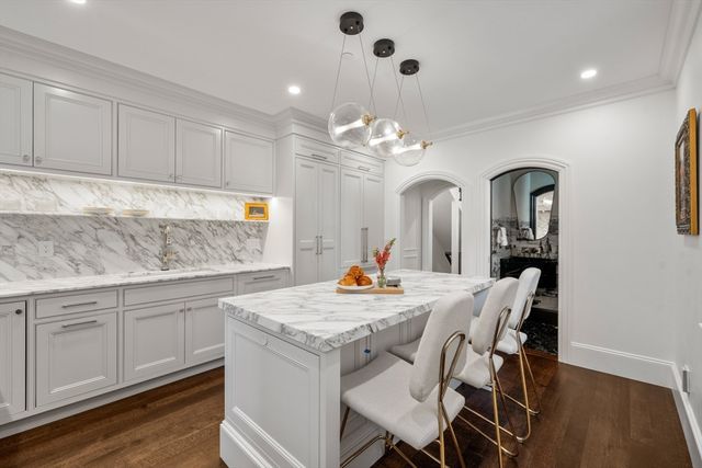 19 Charles River Square, Boston, MA 02114