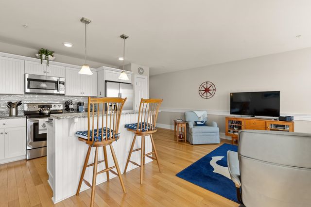 580 Winnacunnet Rd Unit 205, Hampton, NH 03842