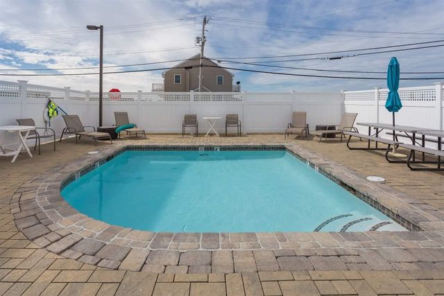 580 Winnacunnet Rd Unit 205, Hampton, NH 03842