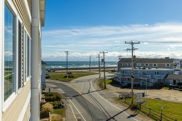 580 Winnacunnet Rd Unit 205, Hampton, NH 03842