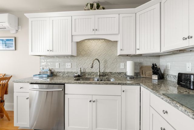 580 Winnacunnet Rd Unit 205, Hampton, NH 03842