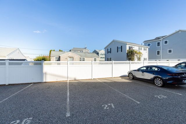 580 Winnacunnet Rd Unit 205, Hampton, NH 03842
