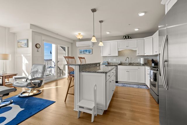 580 Winnacunnet Rd Unit 205, Hampton, NH 03842