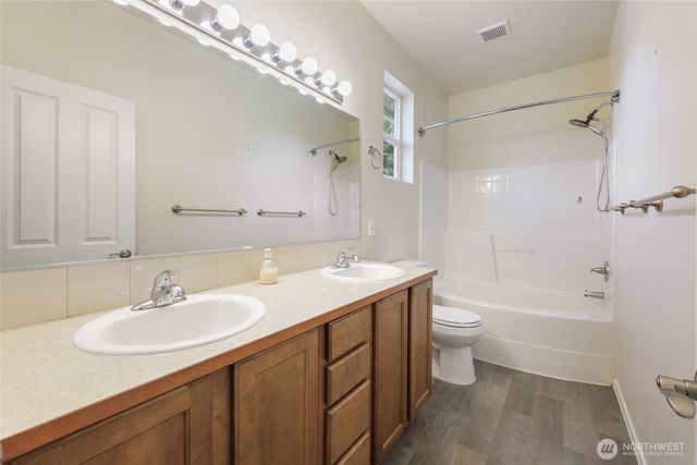 9212 Campus Glen Drive NE, Lacey, WA 98516
