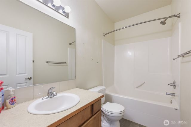 9212 Campus Glen Drive NE, Lacey, WA 98516