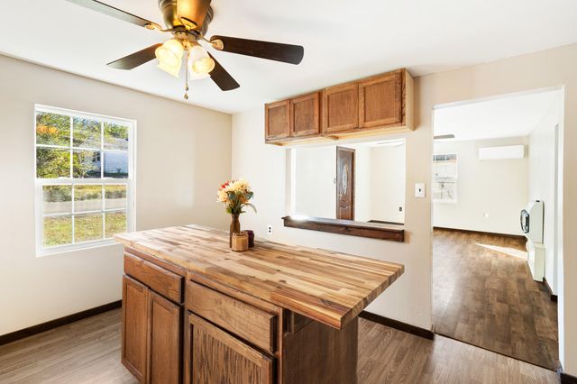 1526 W View Street, Athens, TN 37303