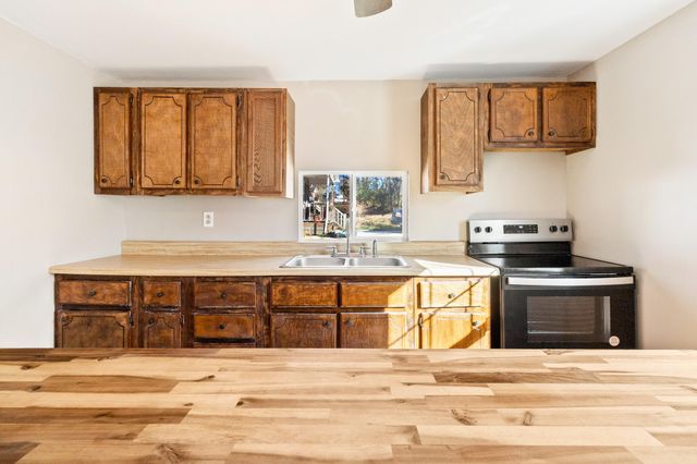 1526 W View Street, Athens, TN 37303