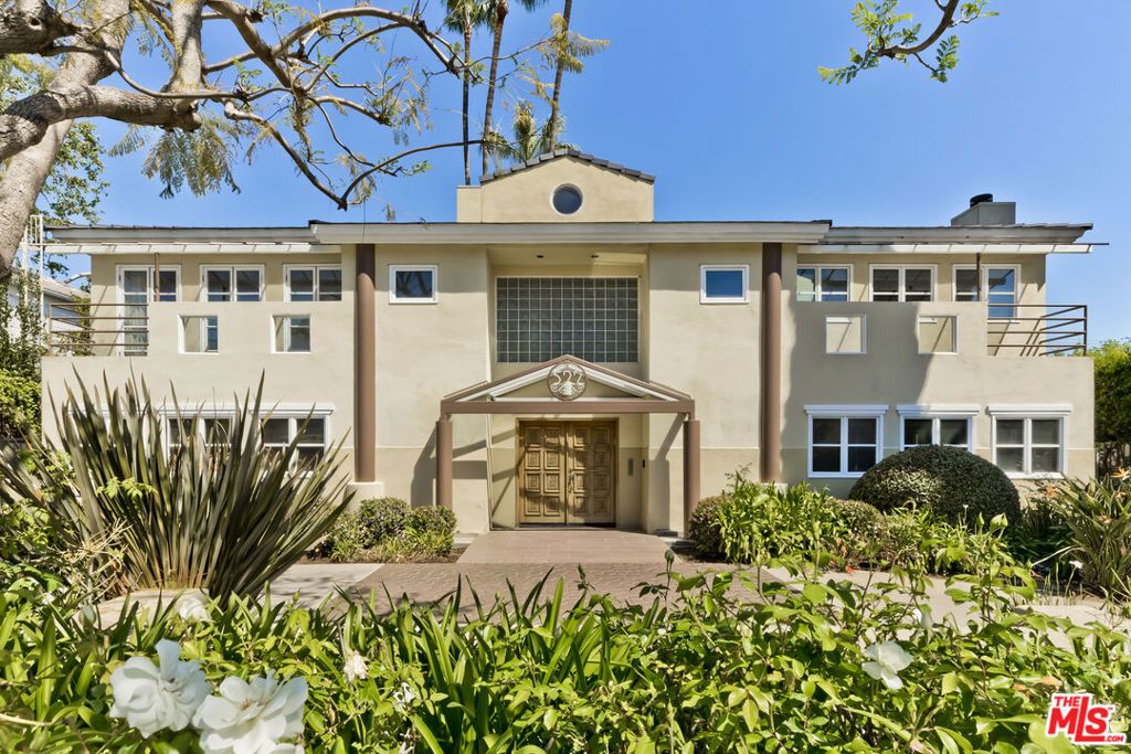 Image 1 of property listing at 522 N Rexford Drive, Beverly Hills, CA 90210