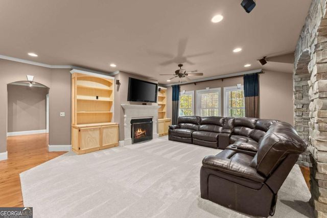 6380 Lake Oak Landing, Cumming, GA 30040