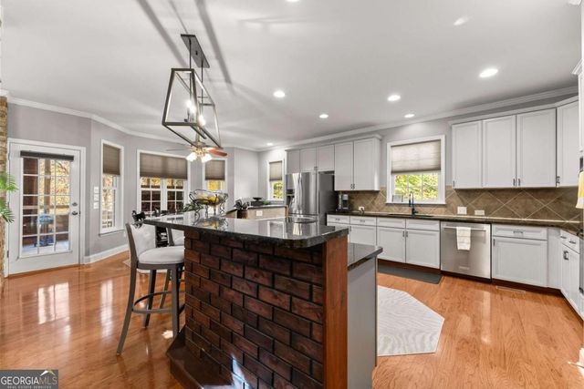 6380 Lake Oak Landing, Cumming, GA 30040