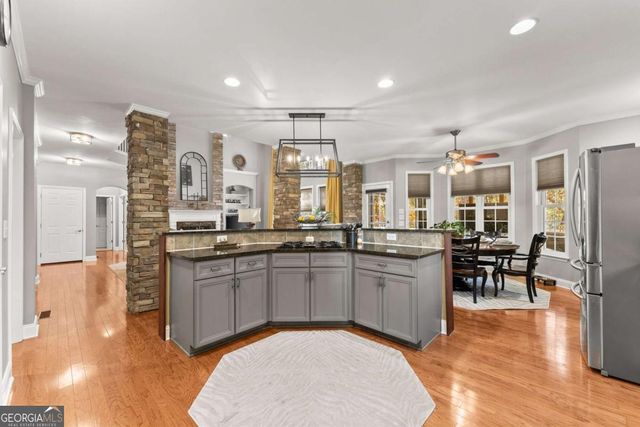 6380 Lake Oak Landing, Cumming, GA 30040