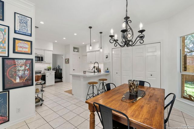 42 Courtside Cir, San Antonio, TX 78216