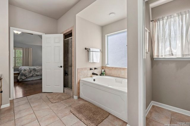 42 Courtside Cir, San Antonio, TX 78216