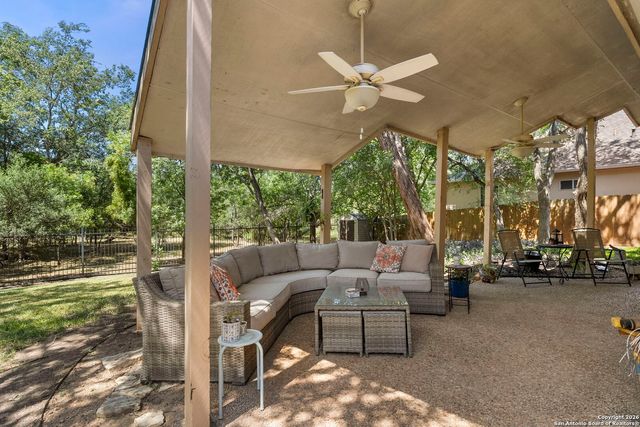 42 Courtside Cir, San Antonio, TX 78216